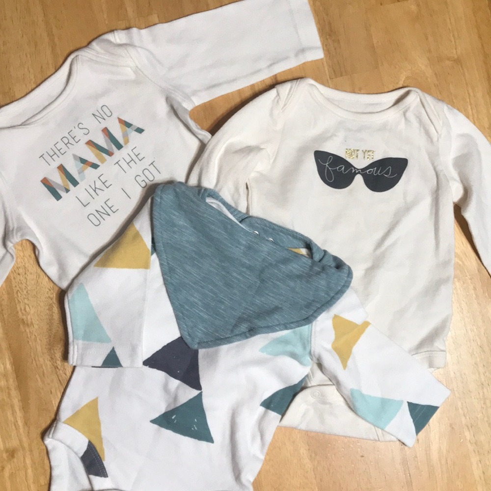 Set of 3. Off-white onesie with drool bib.